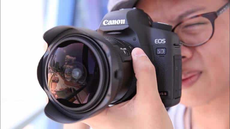 How To Use N Fisheye Lens On Your DSLR Camera For Cool Effects